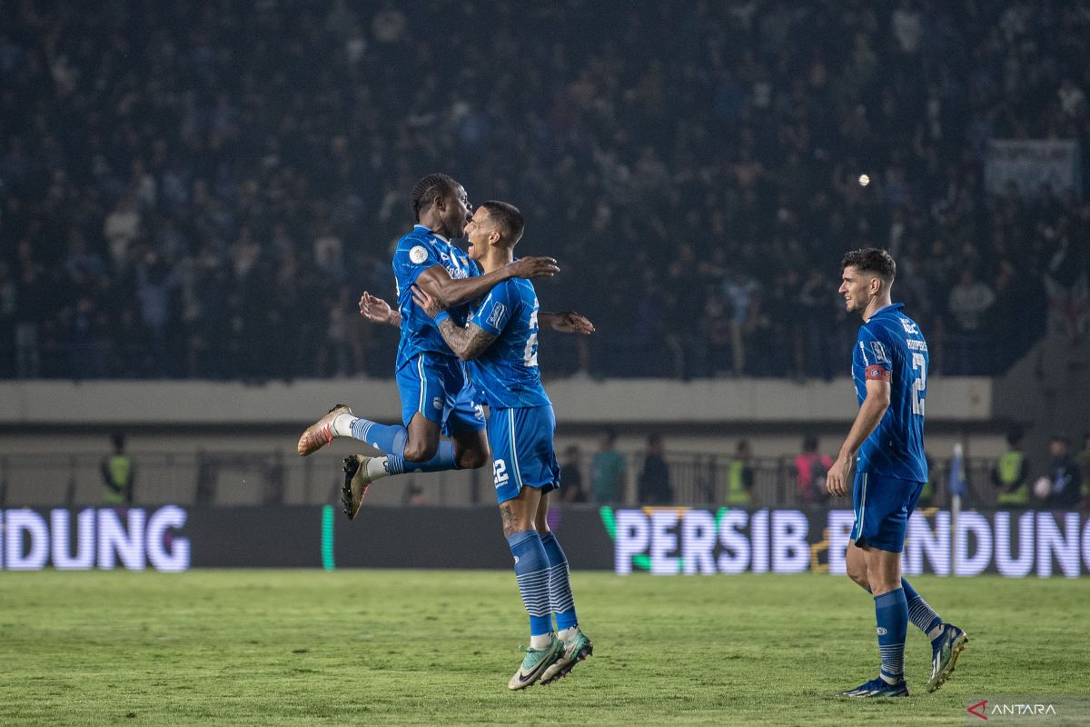 Persib Bandung sudah letakkan satu tangan di trofi Liga 1 - ANTARA News